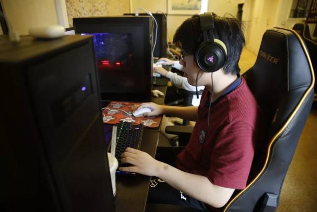 Oh My God vs LNG数据前瞻：运营和战斗风格的碰撞，谁会更胜一筹？