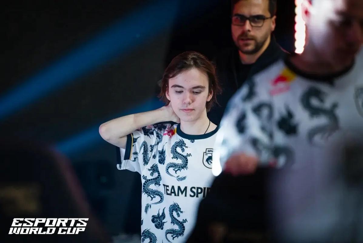 Zeka：当前版本跟我比较契合，能熟练使用任何英雄的能力很重要