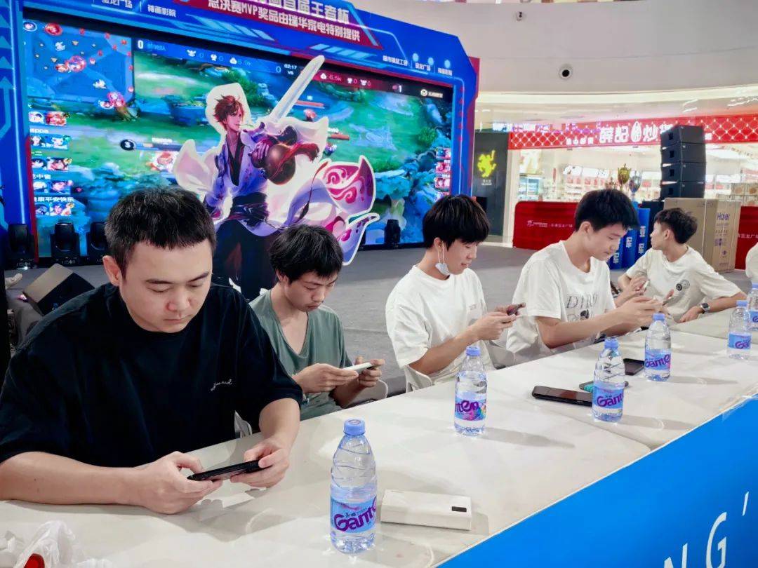 C9官宣2025赛季队伍大名单：Summit领衔三名韩援加入