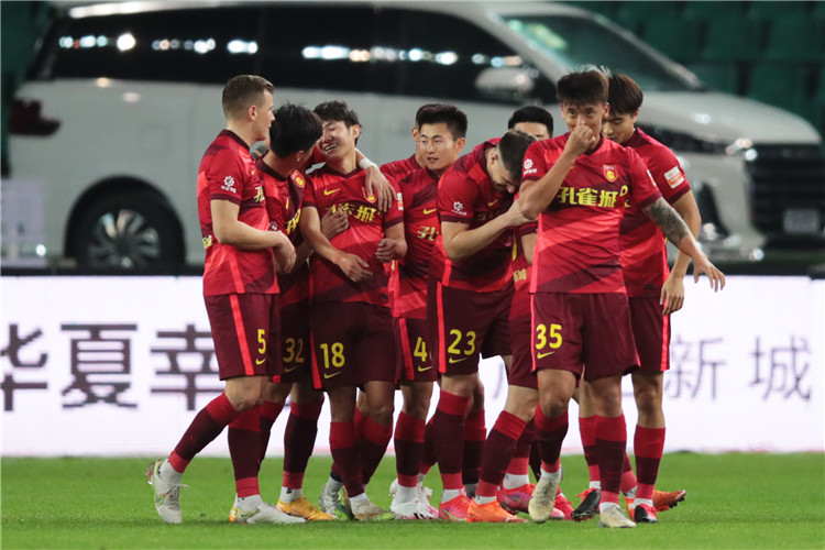 约基奇穆雷全缺阵，掘金靠这奇兵25分逆转雄鹿！字母哥11助攻也徒劳