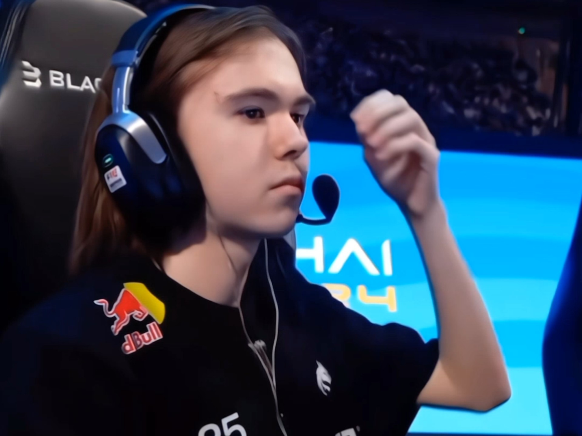 《荣耀同行》——荣耀萤火KOL六周年主题曲合唱